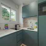 Skol 129 - Bright Renovated Beachfront 아파트