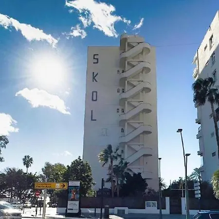 Skol 129 - Bright Renovated Beachfront Appartamento Marbella